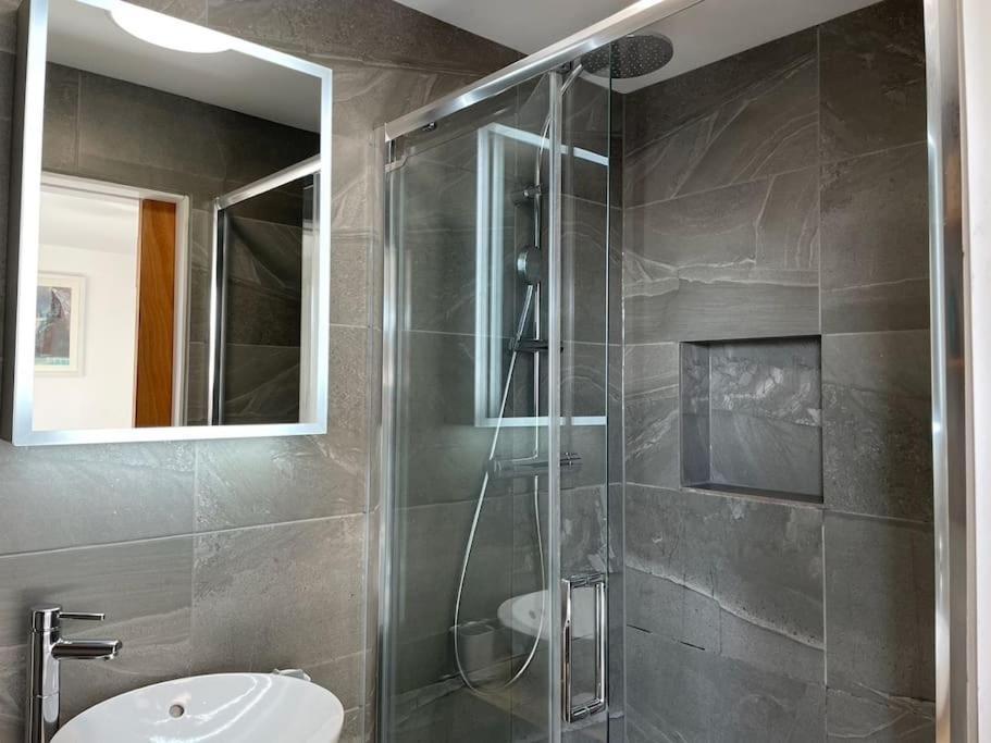 Stunning, Modern And Spacious House - Truro Zewnętrze zdjęcie